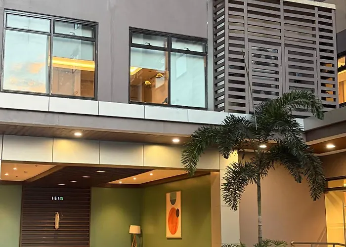 Aurora Escalades 5* Manila