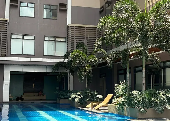 Aurora Escalades Manila